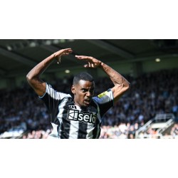 Alexander Isakin ja Newcastle Unitedin välinen saaga jatkuu